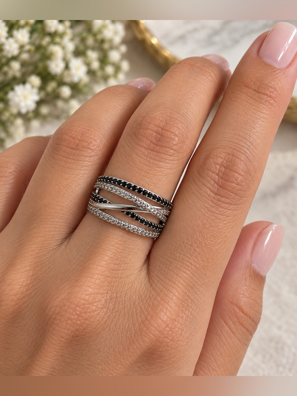 Elegant Silver and Black Women's Ring size 8 925